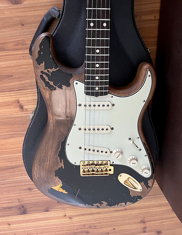 Stratocaster John Mayer BLK1 Body incl. Gold Tremolo | Reverb
