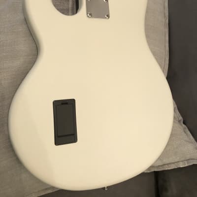 Ernie Ball Music Man USA SUB Stingray S.U.B. 2003-2006 White image 6