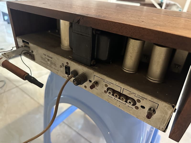 Fisher R-200 AM-FM tuner  			