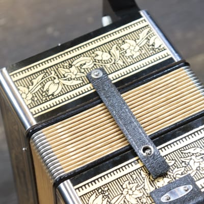 Hohner Vienna 1-Row 4-Bass 10-Button "A" Gold Brand Diatonic Accordion w/Box image 18
