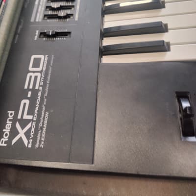 Roland XP-30 61-Key 64-Voice Expandable Synthesizer 1999 - 2004 - Black image 3
