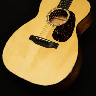 Martin Guitars Custom Shop 00-18 image 6