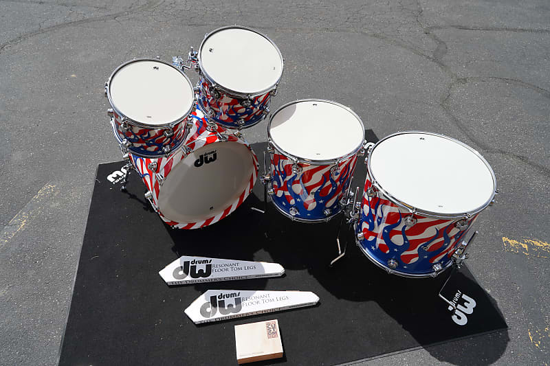 DW USA Collectors Exotic Graphics Series - 3-Dimensional