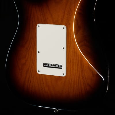 Fender American Professional II Stratocaster Roasted Maple Neck, 2 Color Sunburst (467) image 2