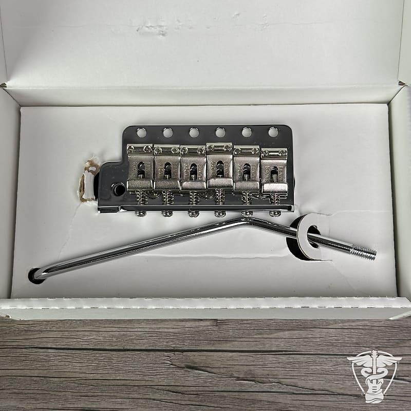FENDER  USAビンテージ ブリッジ 099--2049-000 Fender American Vintage Strat Tremolo Bridge Assembly