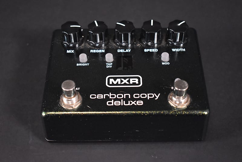 MXR Carbon Copy Deluxe