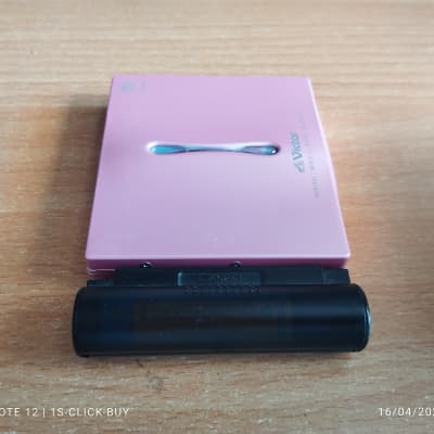 Victor XM PX 70 2000 - Victor Walkman Portable Mini Disc Player XM PX 70 pink Working video test image 5