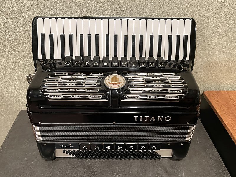 Titanos for sale in UK