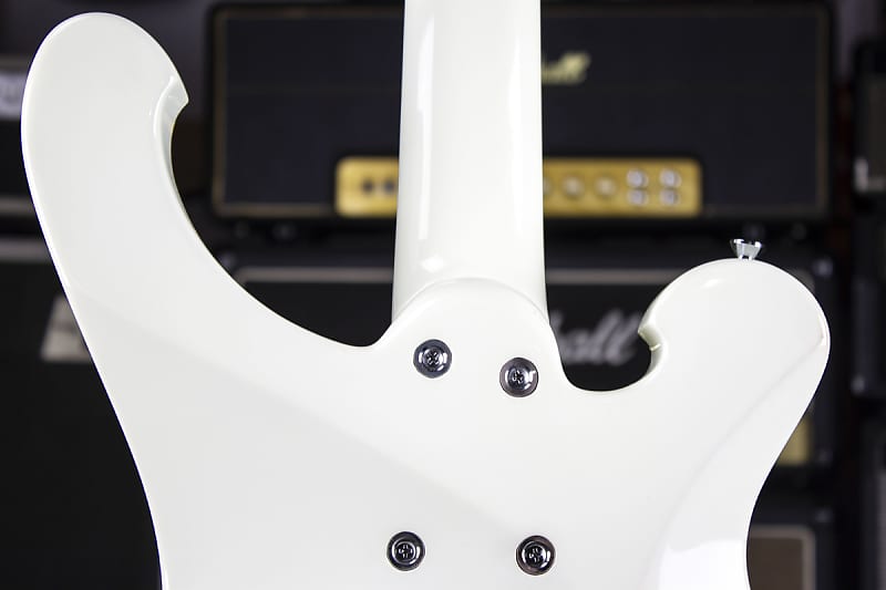 Killer guitarsより、Toshiyaモデルの最新シグネチャーベース