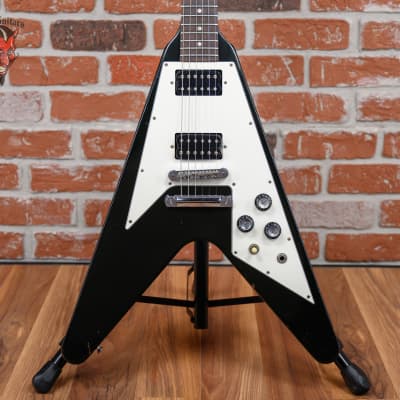 2001 Gibson '67 Reissue Flying V Cherry Finish | Cream City
