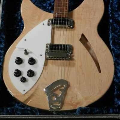 Rickenbacker 330 Lefty Mapleglo Semi-hollow electric guitar with case used Left-Handed Ric 6-string image 4