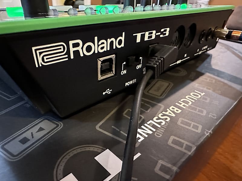 Roland AIRA TB-3 Touch Bassline Synthesizer | Reverb Canada