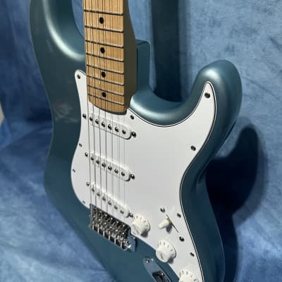 Fender Standard Stratocaster MIM 2002 Blue Agave image 6