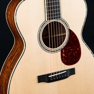 Collings OM-42 Custom Figured Bolivian Rosewood and German Spruce with Black Pearl NEW imagen 10