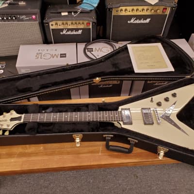 Hamer USA Vector  V shape in White with case and C.O.A. ebony fingerboard, near mint image 13