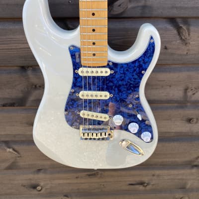 Shine Stratocaster Style Electric Guitar - White with Blue Tortoiseshell Scratch Plate image 2