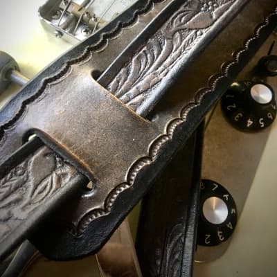 Vintage Style 2-Tone Gray/Black Leather Guitar Strap Western Style image 2