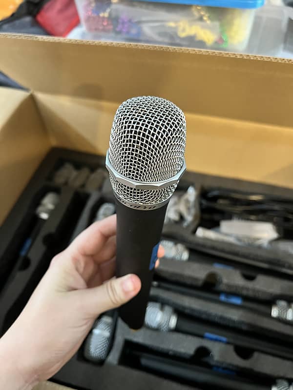 VocoPro UHF8800 8 Channel UHC Wireless Microphone system Reverb