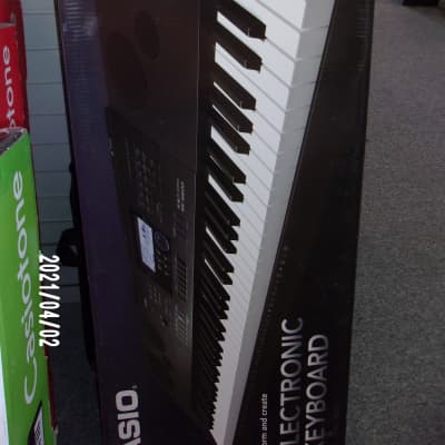 Casio  WK6600 76 Key Portable Keyboard