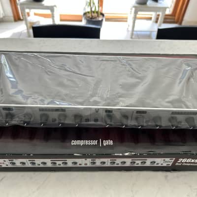 dbx 266xs Dual-Channel Compressor / Gate 2010s - Silver image 7