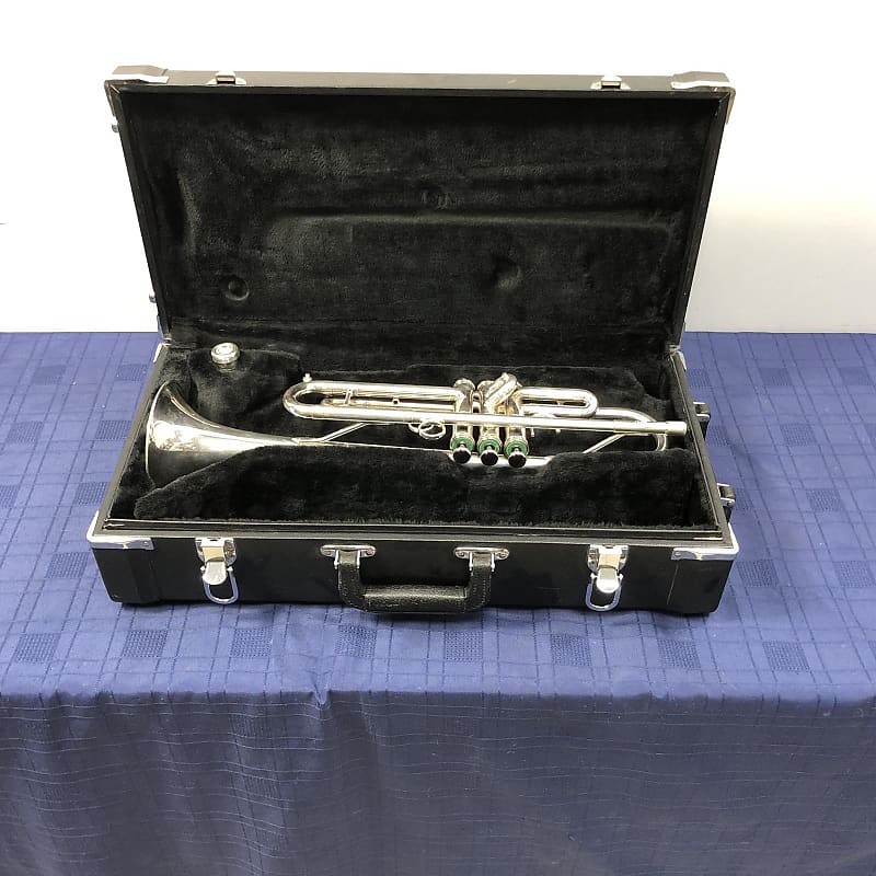 Holton ST550 Maynard Ferguson MF Professional Silver Bb Trumpet with Case  Yamaha Mouthpiece