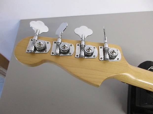 MIM Fender Precision Bass 1994 White