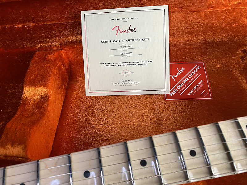 Amazon.com: Fender Yngwie Malmsteen Stratocaster - Vintage