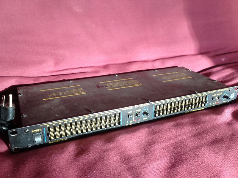 AB International Series Model 215 2Channel 15band Graphic Reverb