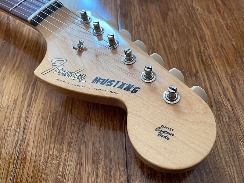 Fender Made in Japan Traditional 60s Mustang - olympic white