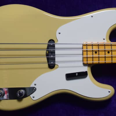 Fender AM. Vintage II '54 P-Bass, Blonde / Maple for sale