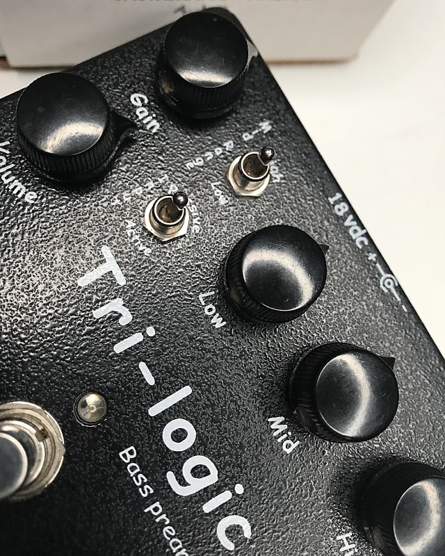 【初期型】Tri-logic Bass preamp Xotic / 希少美品 初期型】Tri-logic Bass preamp Xotic / 希少美品 - メルカリ