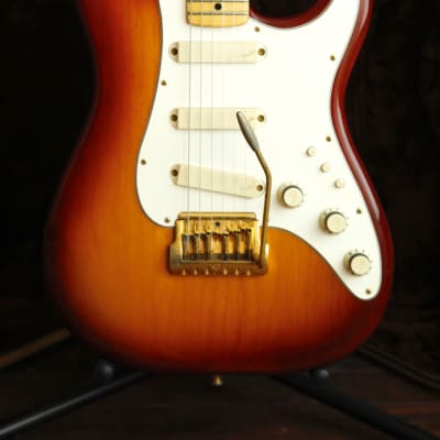 Fender Elite Stratocaster 1983 Sienna Sunburst Electric Guitar Vintage Pre-Owned for sale