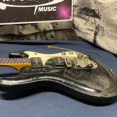 Mosrite Avenger Guitar with Bigsby + Case - Black image 12