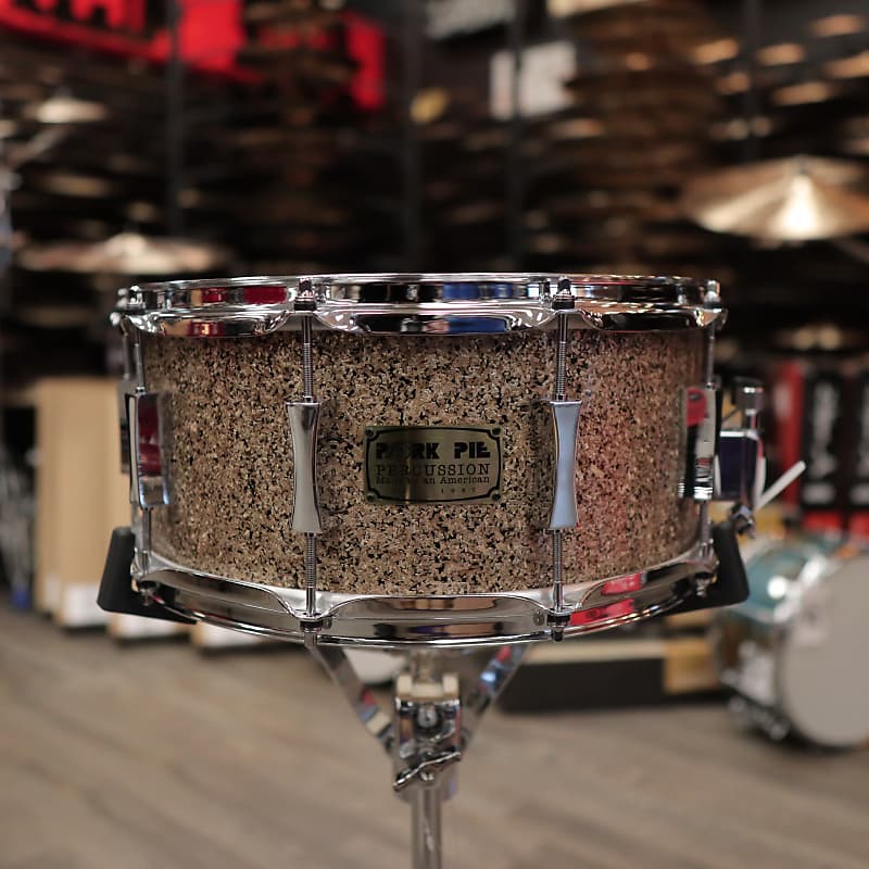Ludwig 6.5X14 Universal Brass Snare Drum LU6514C - 2112 PERCUSSION