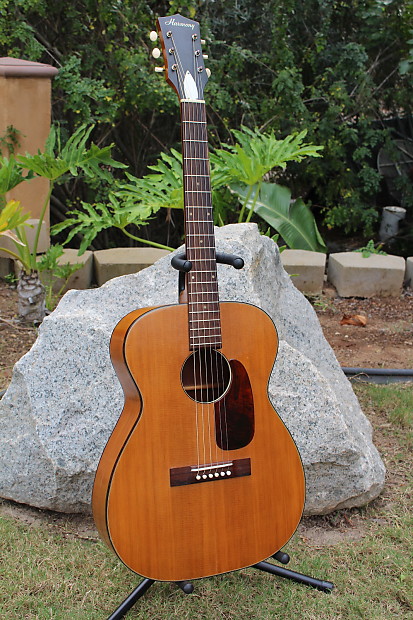 Harmony top h162 guitar