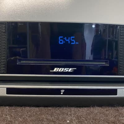 BOSE SoundTouch IV and Pedestal silver Model 412634-SM2