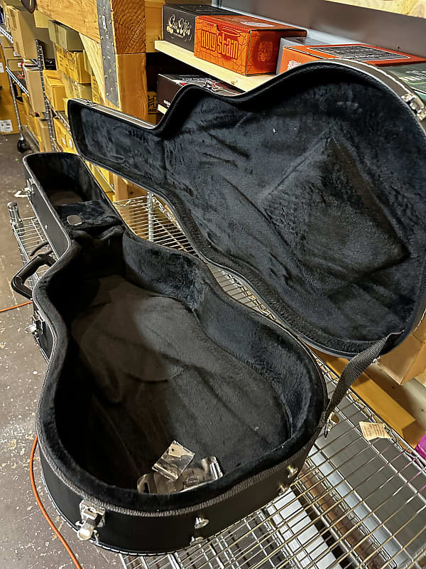 Fender Dreadnought Hardshell Acoustic Case image 1
