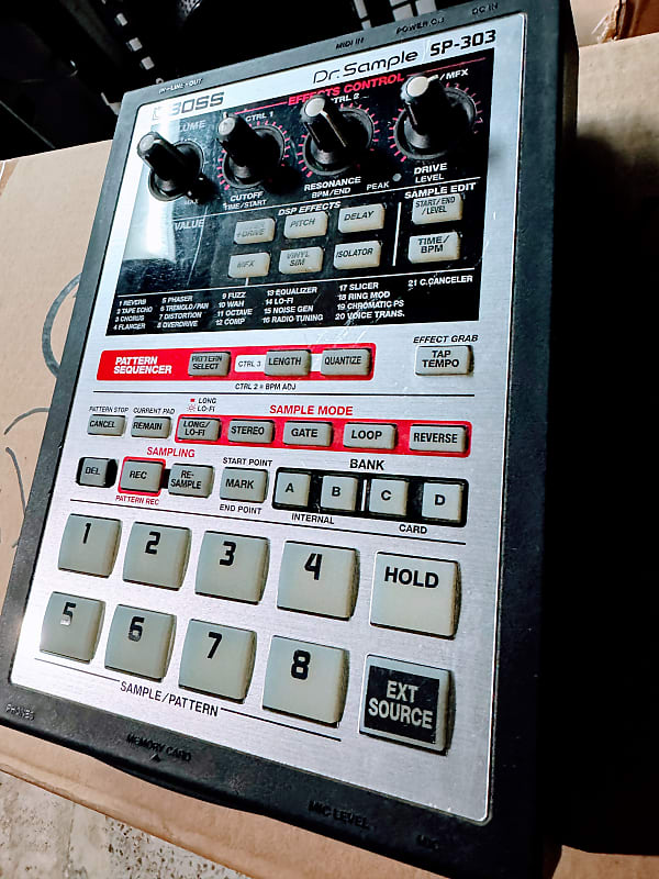 Boss Dr. Sample SP-303