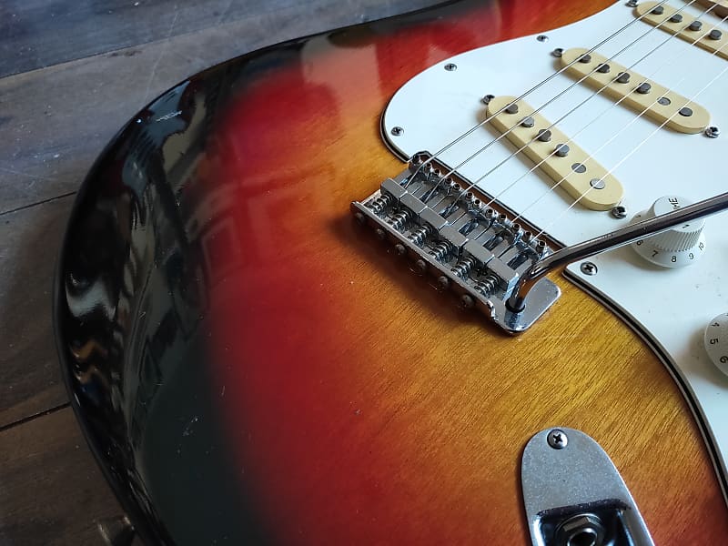 1970's Fresher Straighter FS-331 Stratocaster Sunburst (Made 1970's Fresher Straighter FS-331 Stratocaster Sunburst (Made