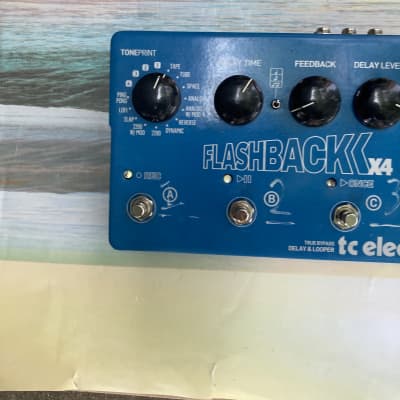 TC Electronic Flashback X4 alchemy audio modified Delay & Looper 2011 - 2019 - Blue modded electric guitar delay, pedal image 8
