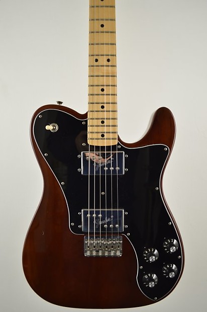 Fender Classic Series '72 Telecaster Deluxe 2011 Walnut Fender Classic Series '72 Telecaster Deluxe 2011 Walnut
