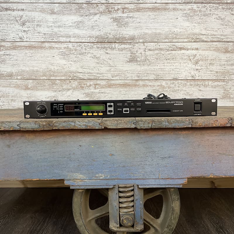 Yamaha EMP700 Stereo Multi Effects Processor | Reverb