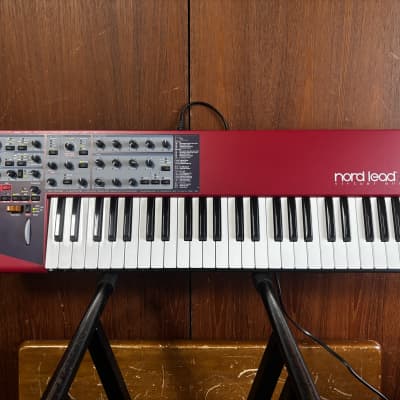 Clavia nord lead 2x 20-voice Analog Modeling Synthesizer w/ gig bag