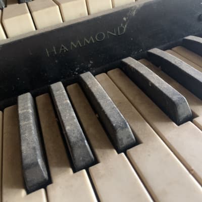 REDUCED - must sell Hammond 3 Vintage Organs 2 benches, Pilot 171 speaker, speaker wires Wood image 6