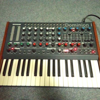 MFB Dominion 1 I analog mono monophonic - paraphonic synthesizer