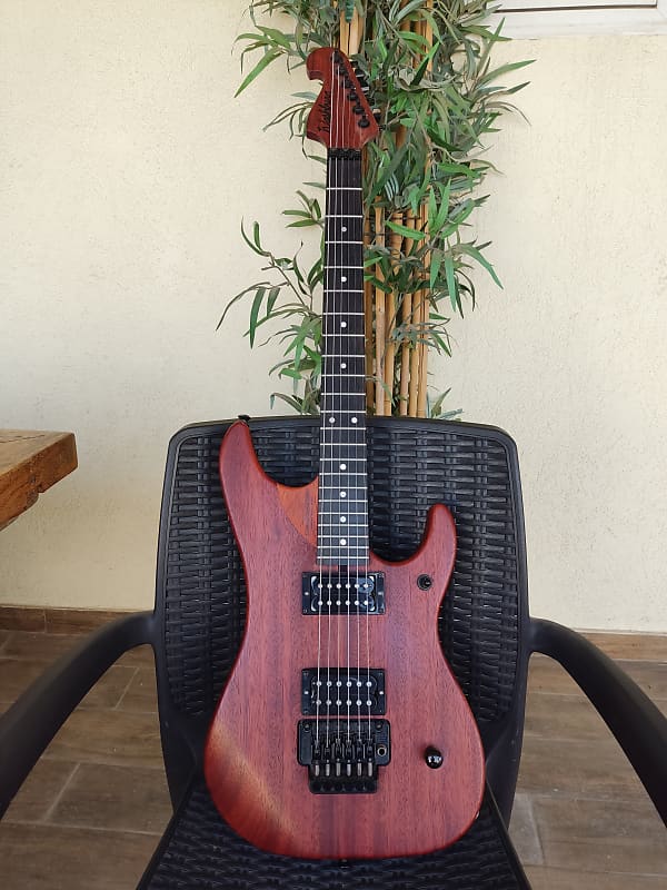 Washburn N4 padauk - Matte