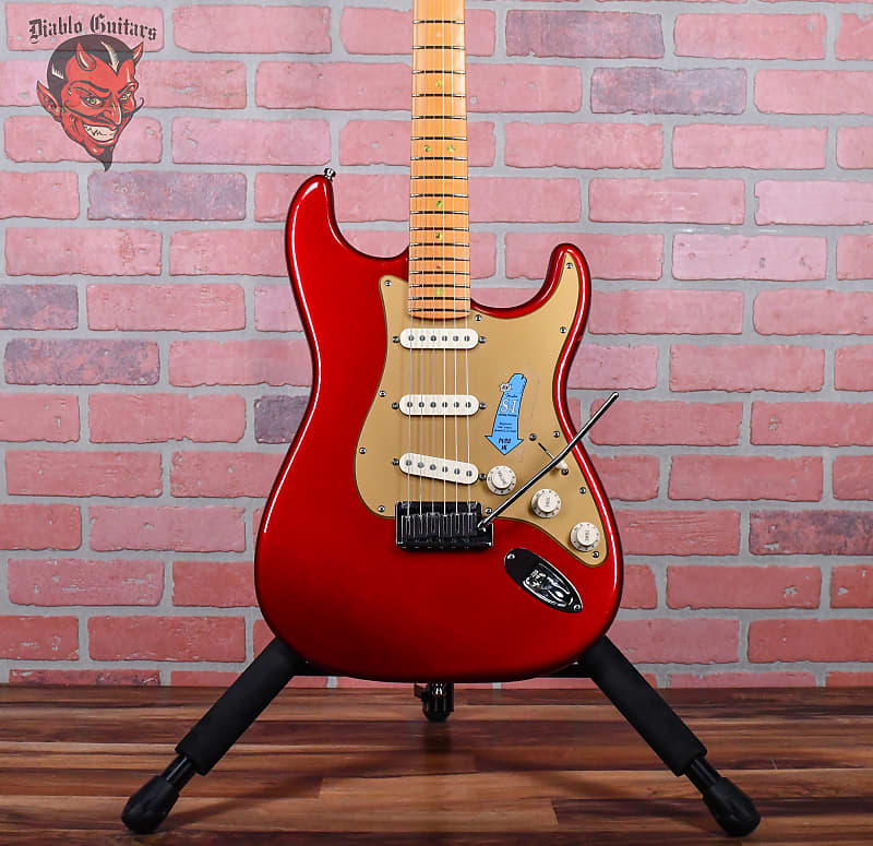Fender American Deluxe Stratocaster V-Neck 50th Anniversary with Maple Fretboard Candy Apple Red 2004 wOHSC image 1