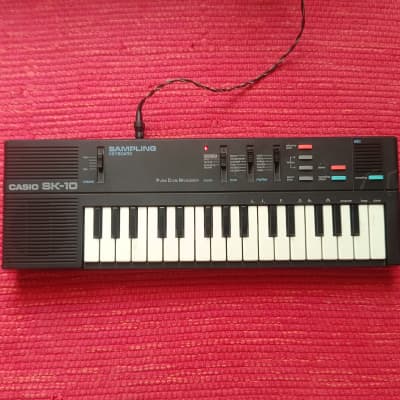 Casio SK-10 32-Key Sampling Keyboard 1980s - Black similar to SK1 SK5 SK8