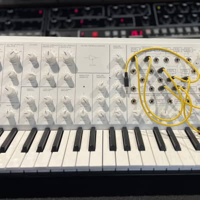 Korg MS-20 Mini White w/ cables & box