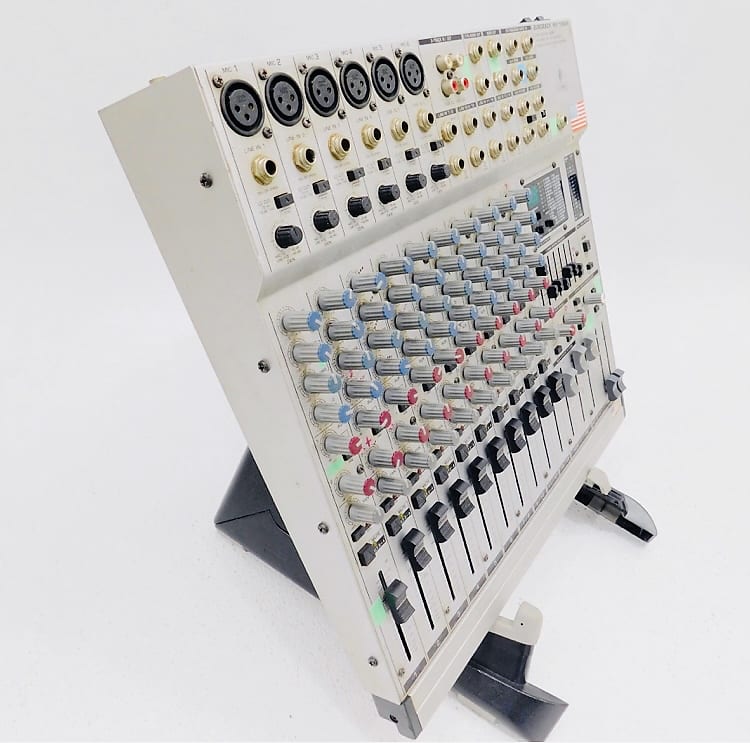 Behringer Eurorack MX1804X Mixer Silver | Reverb Canada
